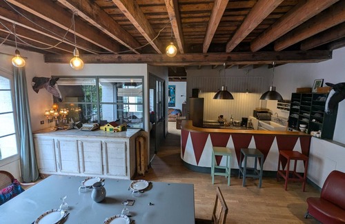 Angouleme Apartment | Charming 3BR Retreat with Pool, Garden, Games, and Nearby Bistro in Angoulême