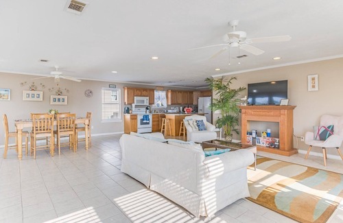 Kiln House | Charming 3BR River House w/Private Dock