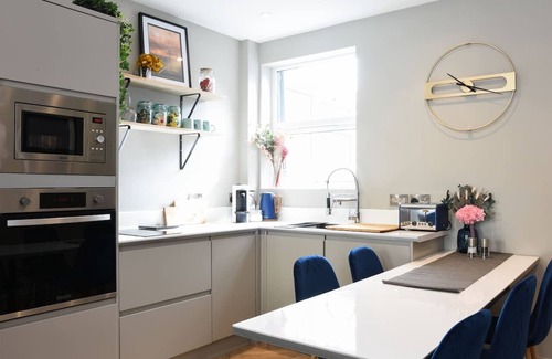 Portsmouth House | Charming 3BR Terrace House w/Garden*10min to Beach