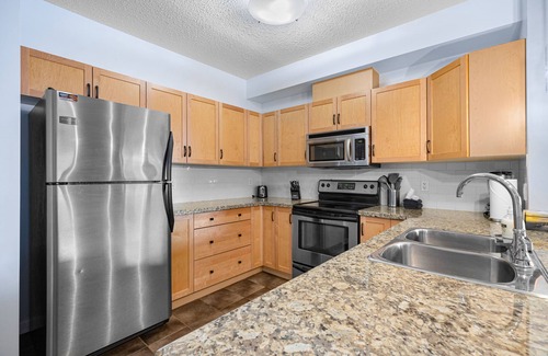 Canmore Apartment | ✿Charming 3BR w/Pool and Hot tub in Canmore✿