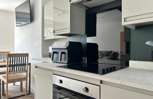 Aberystwyth Apartment | Charming 4 Bed Coastal Apartment, Flat 2