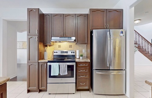 Brampton House | Charming 4-bed Home Away From Home in Brampton, ON
