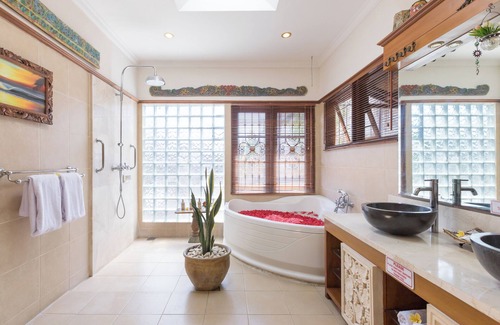 Dyanapura House | Charming, 4-Bedroom Villa in the Heart of Seminyak