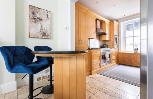 Belgravia House | Charming 4 Bed Townhouse Opposite Buckingham Palace