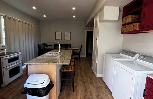 Overgaard House | Charming 4-bedroom house with WiFi and AC in delightful Heber-Overgaard