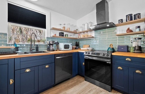 Palm Beach - West Palm Beach House | Charming 4-Bedroom Oasis in WPB