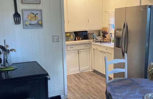 Downtown Niagara Falls House | Charming 4-bedroom Victorian house. Great location~Enchanting Niagara Falls USA