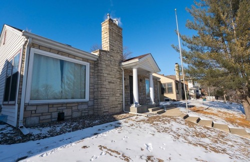 Hale House | Charming 4-Bedroom, 2-Bath Retreat Near Lake Nokomis – Now 20% Off!