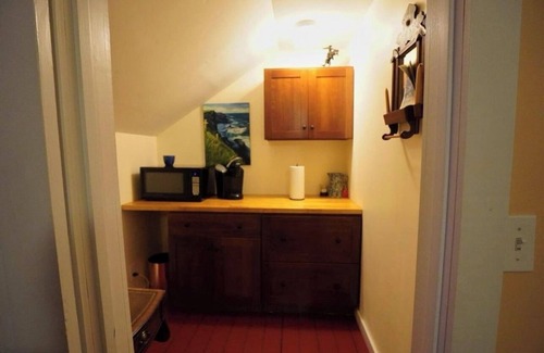 Hermann Bed & Breakfast | Charming 4-bedroom bed & breakfast in Hermann with AC, WiFi