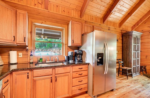 Townsend Cabin | Charming 4-bedroom cabin 4 miles from the Smokey Mountain National Park