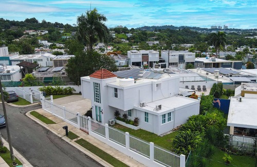 Tortugo House | Charming 4-bedroom Estate with In-ground pool WiFi in San Juan