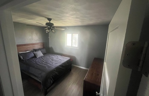 Sperry Other | Charming 4-bedroom farmhouse in Burlington with AC