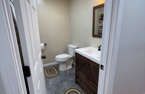 Edmond Other | Charming 4-bedroom farmhouse with a view in the New River Gorge National Park.