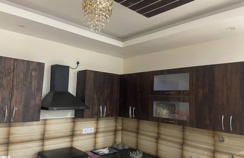 Greater Noida Other | Charming 4-bedroom farmhouse with WiFi, AC in awesome Noida