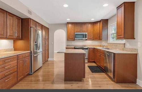 Feather Sound House | Charming 4-bedroom house, sleeps 8, in Feathersound.