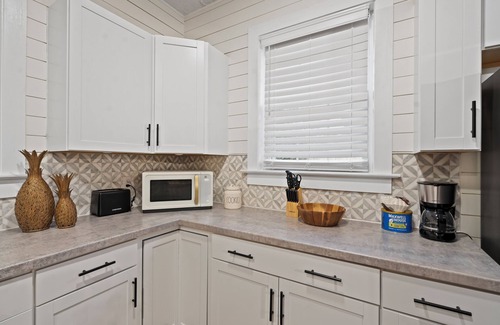 Greenwood House | Charming 4-bedroom house with AC and WiFi in lovely Greenwood