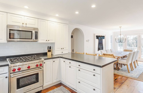 Nantucket Town House | Charming 4-bedroom house with AC, WiFi steps from downtown in Nantucket