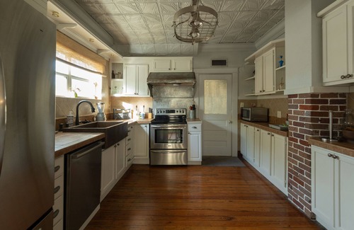 Eustis House | Charming 4-bedroom home in welcoming Eustis with WiFi, AC