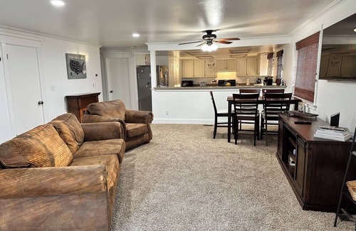 Enumclaw House | Charming 4-bedroom house in Enumclaw - Family and Pet friendly!
