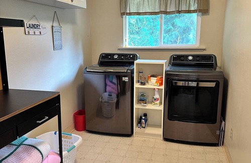 Enumclaw House | Charming 4-bedroom house in Enumclaw - Family and Pet friendly!