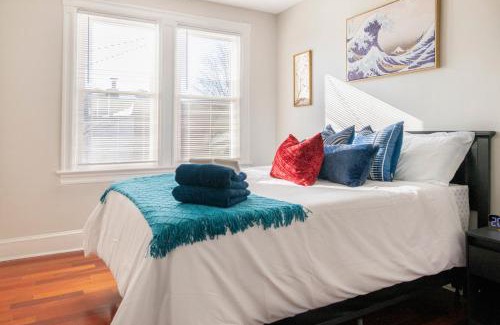 Near Northeast House | Charming 4 Bedroom House!1 Mile from Capitol Hill!