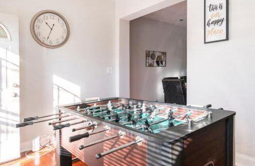 Near Northeast House | Charming 4 Bedroom House!1 Mile from Capitol Hill!