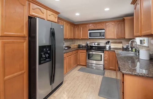 Bonney Lake House | Charming 4-bedroom house with AC, Hot-Tub in Bonney Lake