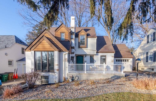 Windsor Heights House | Charming 4 Bedroom Home with Character