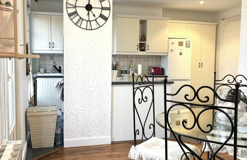 Maisons-Alfort Apartment | Charming 4-person apartment 150m from the École Vétérinaire metro station - at the gateway to Paris!