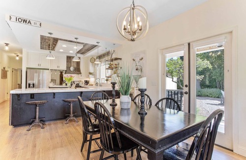 Kenwood House | Charming 4BR Wine Country Getaway w/Spa & Firepit