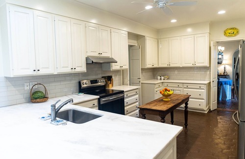Sea Island House | Charming 5 Bed Sea Island Cottage, Steps from the Beach with Gorgeous Garden