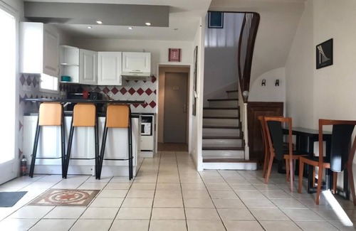 Croix Chapeau House | Charming 5-Bedroom House in Croix-Chapeau, La Rochelle, France⭐
