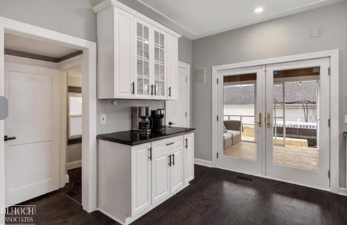 Grosse Pointe House | Charming 5-bedroom 3.5 bath house in desirable Grosse Pointe, MI