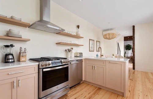 Cannonborough Elliotborough House | Charming 5 Bedroom House - 1 Block to King Street