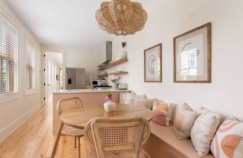 Cannonborough Elliotborough House | Charming 5 Bedroom House - 1 Block to King Street