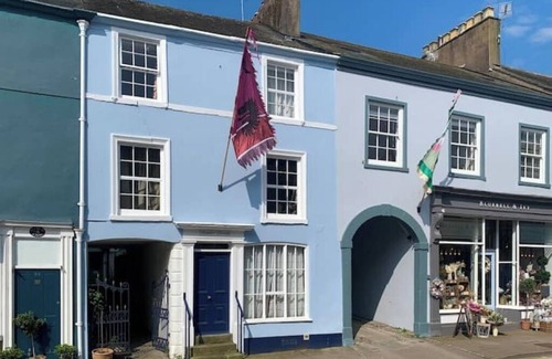Newland Near Ulverston House | Charming 5* Georgian Townhouse + Sauna sleeps 6