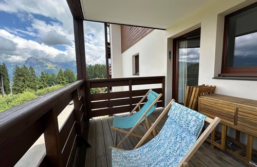 Les Esserts Apartment | Charming 6-7 pers. apt at the foot of the slopes with balcony and parking in Morillon 1100