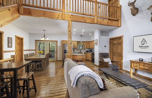 Indian Point House | Charming 6 bdrm cabin w/en-suite baths, hot tub, fireplaces, & in/outdoor pools