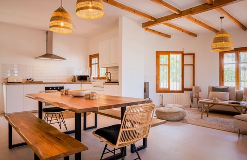 Sayalonga House | Charming 6-Bedroom Villa with pool and breathtaking views