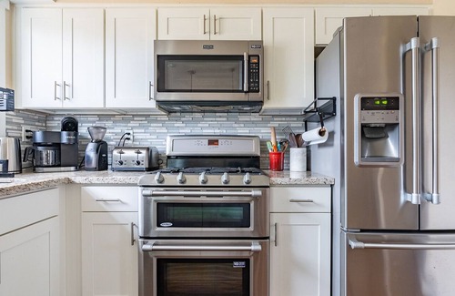 Brighton House | Charming 6 BR Home w/Game Room Perfect for Groups