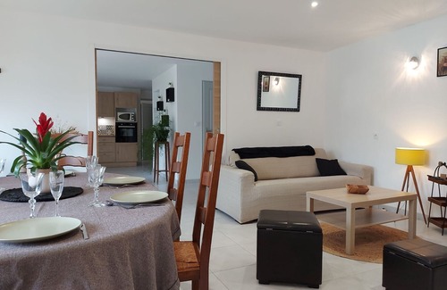Saint-Christophe Cottage | Charming 6-Person Cottage with Modern Amenities in Saint-Christophe, Near Historic Sites