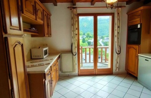 Cauterets House | Charming 7-Bedroom House, 2 Bathrooms, Near Free Shuttle, Public Parking