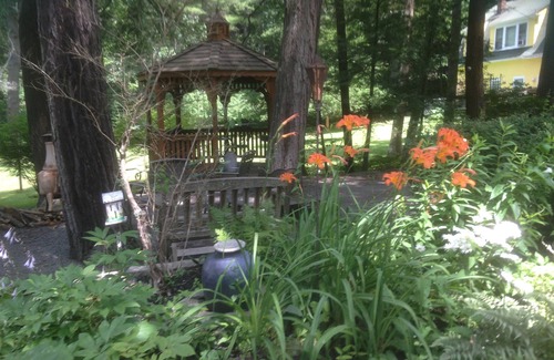 Cresco House | Charming 7-bedroom Victorian Manor House with AC, WiFi in beautiful Canadensis