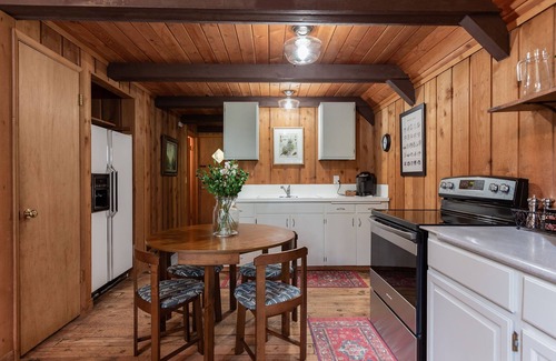 Packwood Cabin | Charming A-Frame @ Mt. Rainier~Nature~Relax! Pet Friendly!
