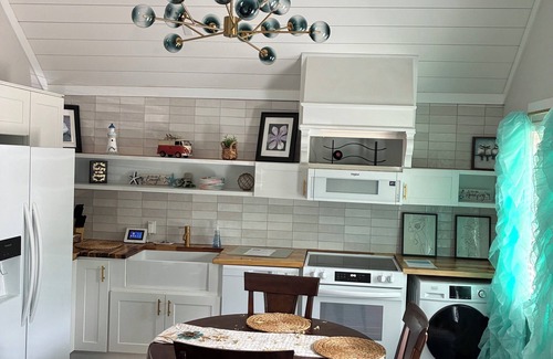 Beaufort Cottage | Charming ADA Compliant 1-bedroom cottage in Historical Beaufort, SC.