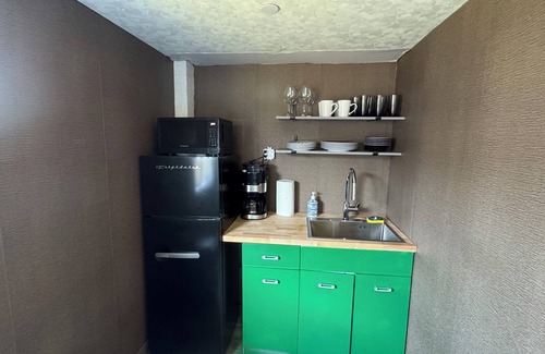 Ocean Shores Apartment | Charming & Adorable studio just minutes from the beach in Ocean Shores