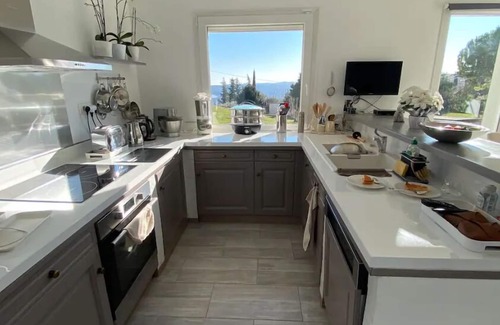 Tourrettes Villa | Charming air conditioned Californian Villa.