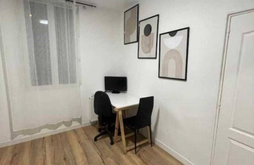 Saint-Denis Apartment | Charming American apartment