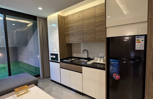 Al Swaifyeh Apartment | Charming Amman Apartment with Garden View