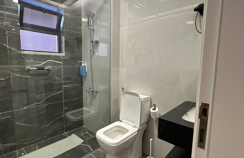 Al Swaifyeh Apartment | Charming Amman Apartment with Terrace and Garde